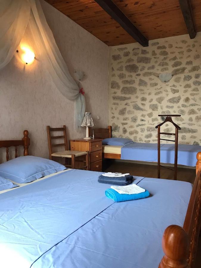 Lo Soulenquo A Fonteilles Sur Le Gr 65 Bed and Breakfast Golinhac Exteriör bild