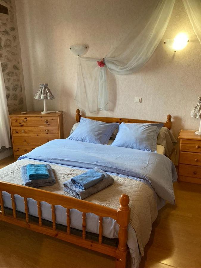 Lo Soulenquo A Fonteilles Sur Le Gr 65 Bed and Breakfast Golinhac Exteriör bild